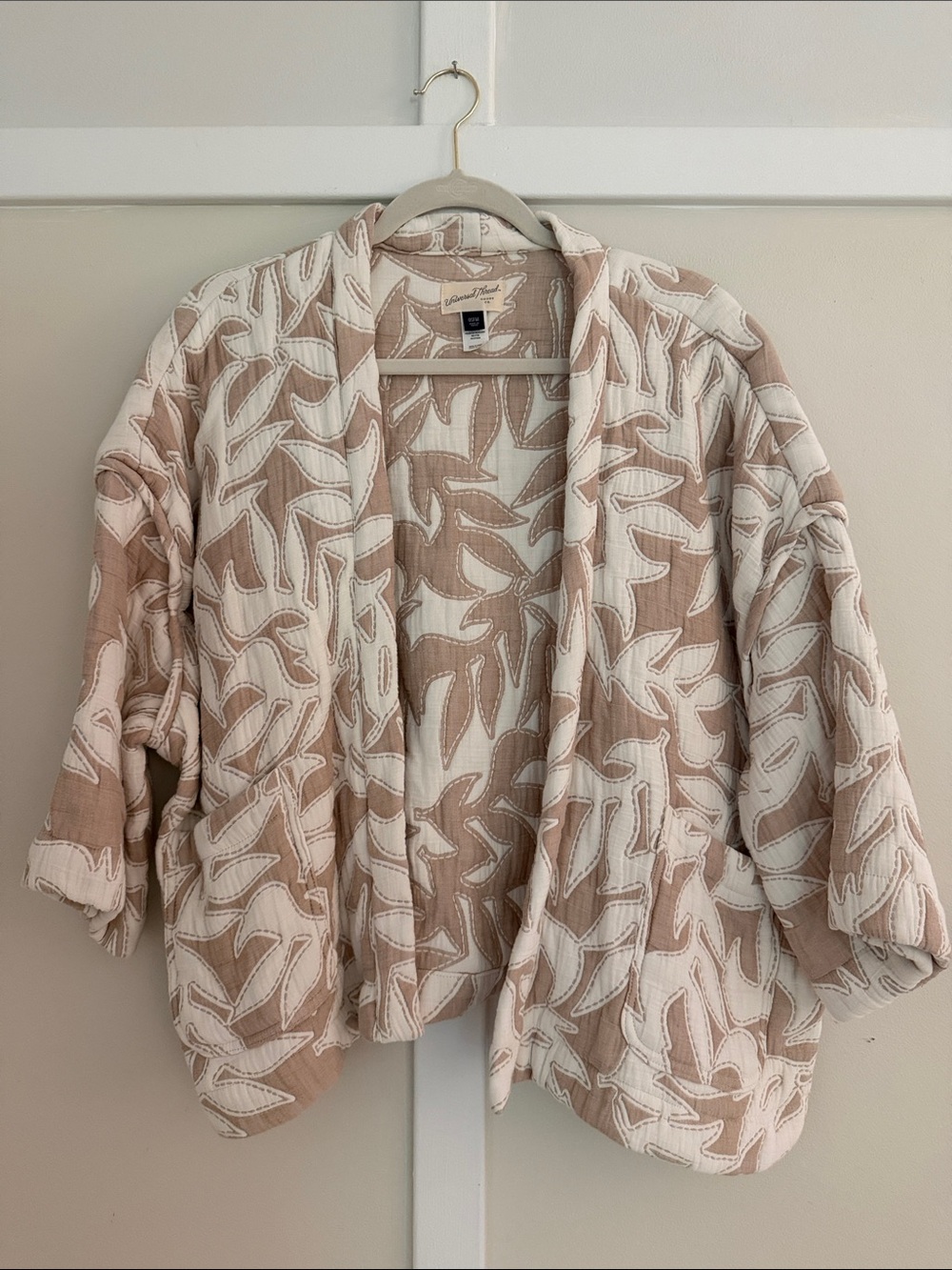 Universal Thread Cream & Beige Quilted Leaf Open-Front Cardigan
